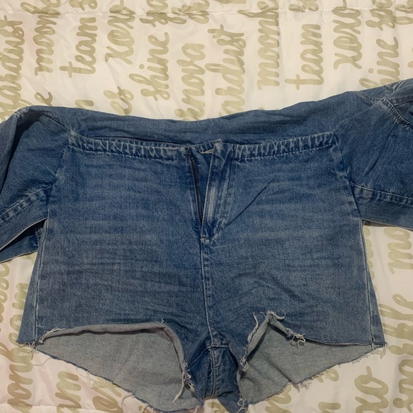 Large Denim Shorts - Picture 3 of 4